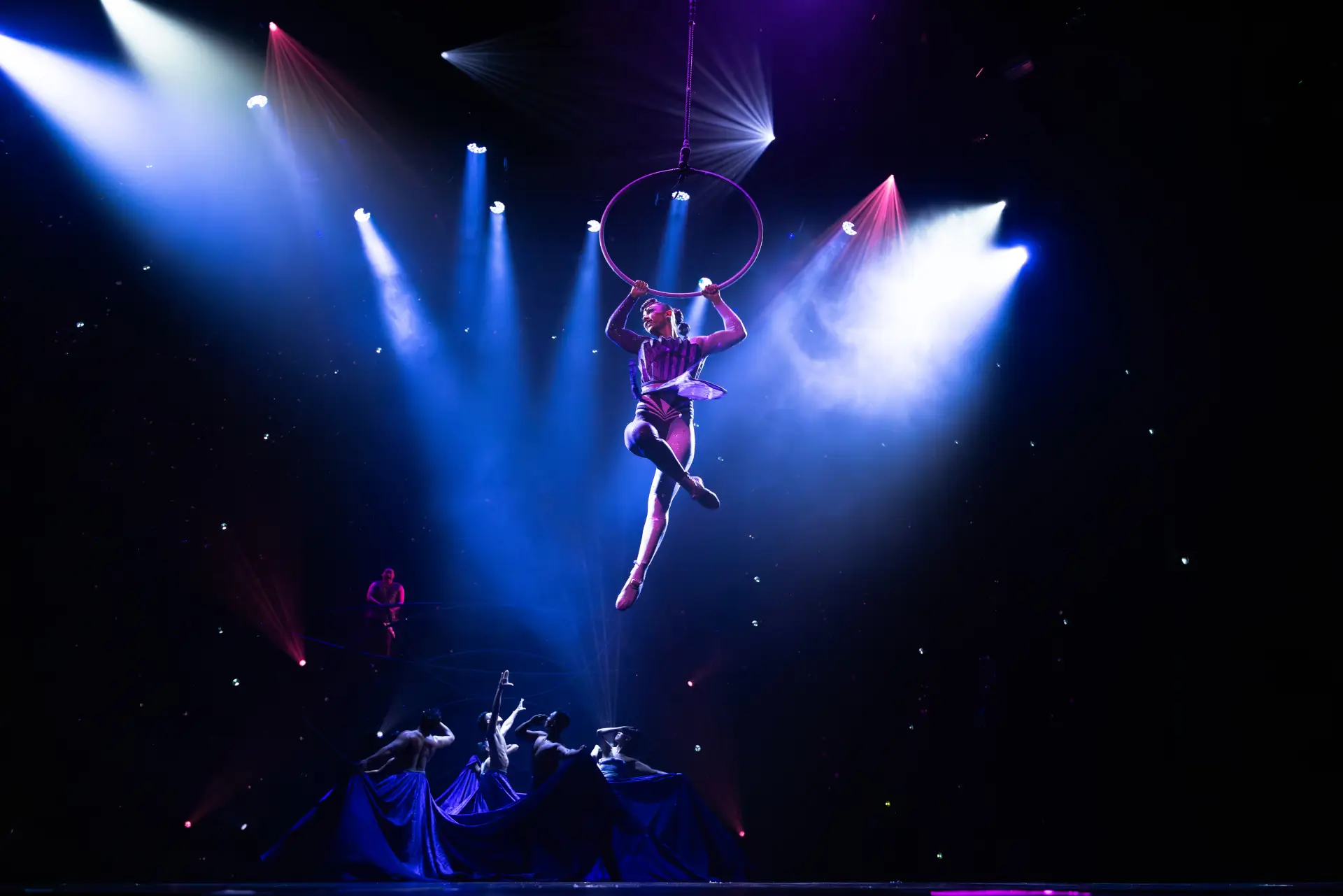 Cirque Du Soleil Auana golden seats