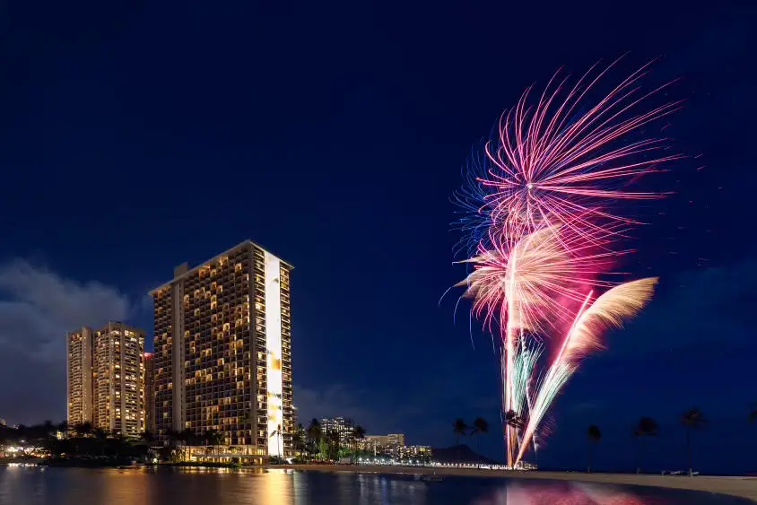 oahu waikiki friday night fireworks cruise